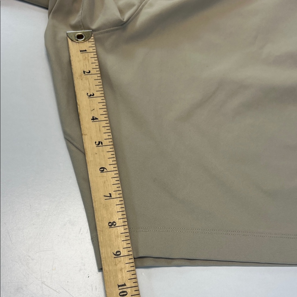 Men's Lululemon Beige shorts - Picture 8 of 12
